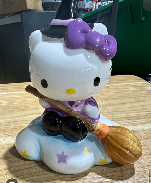 Hello Kitty ceramic halloweeen rare