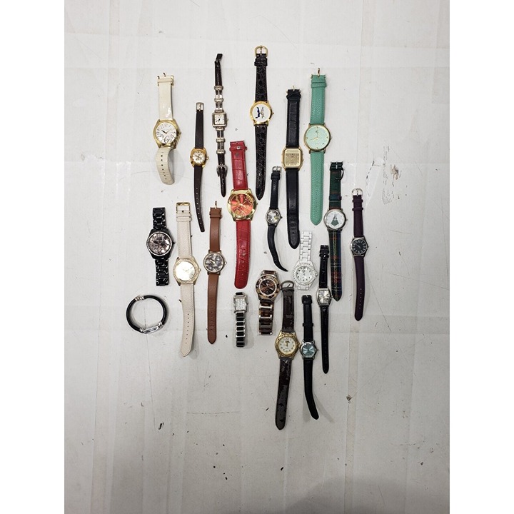 Mixed Lot Of 20 WATCHES Charming Charlie Betset Johnson Geneva Timex Embassy