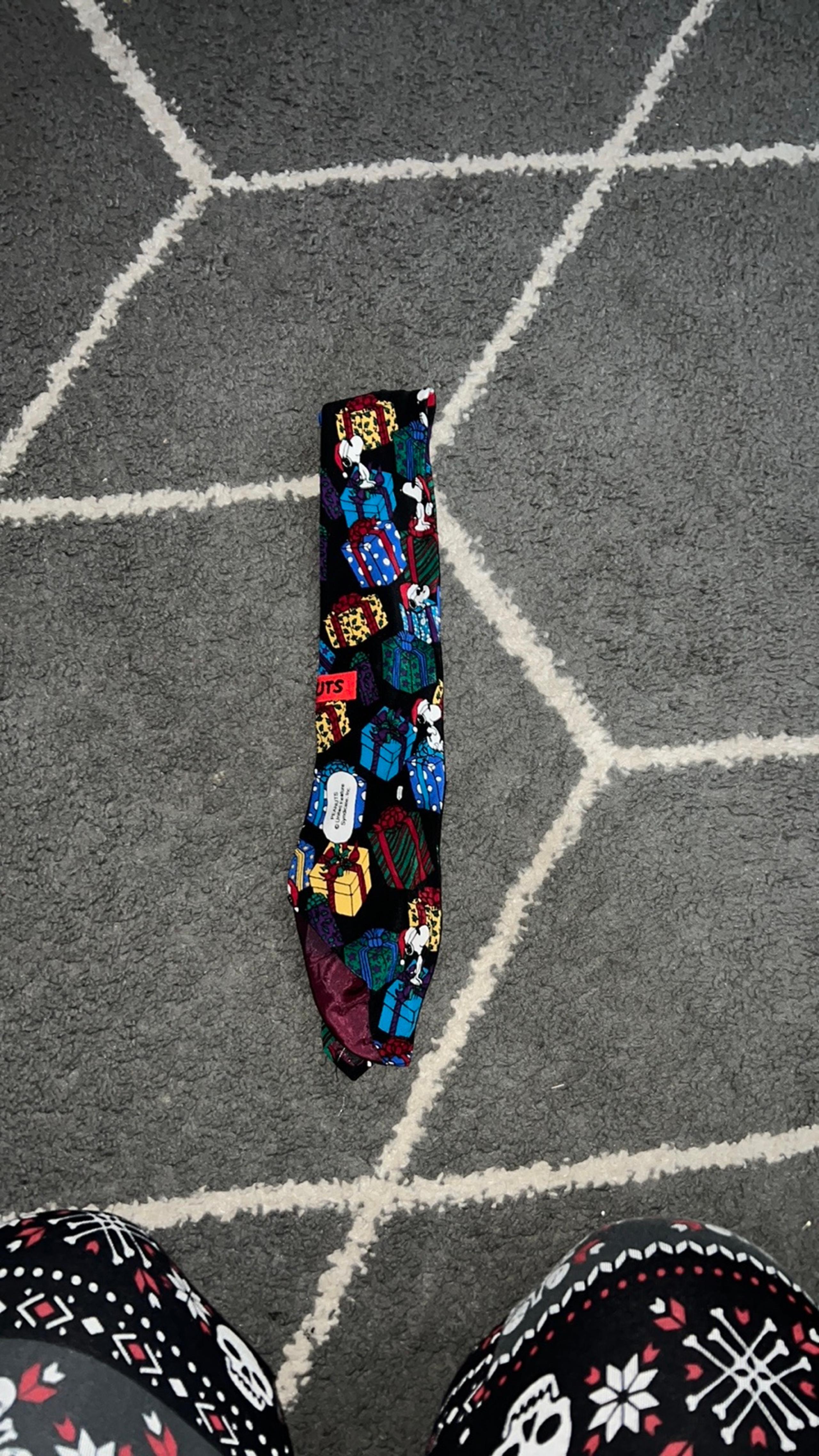 Vintage Peanuts Christmas Print 100% Imported Silk Tie