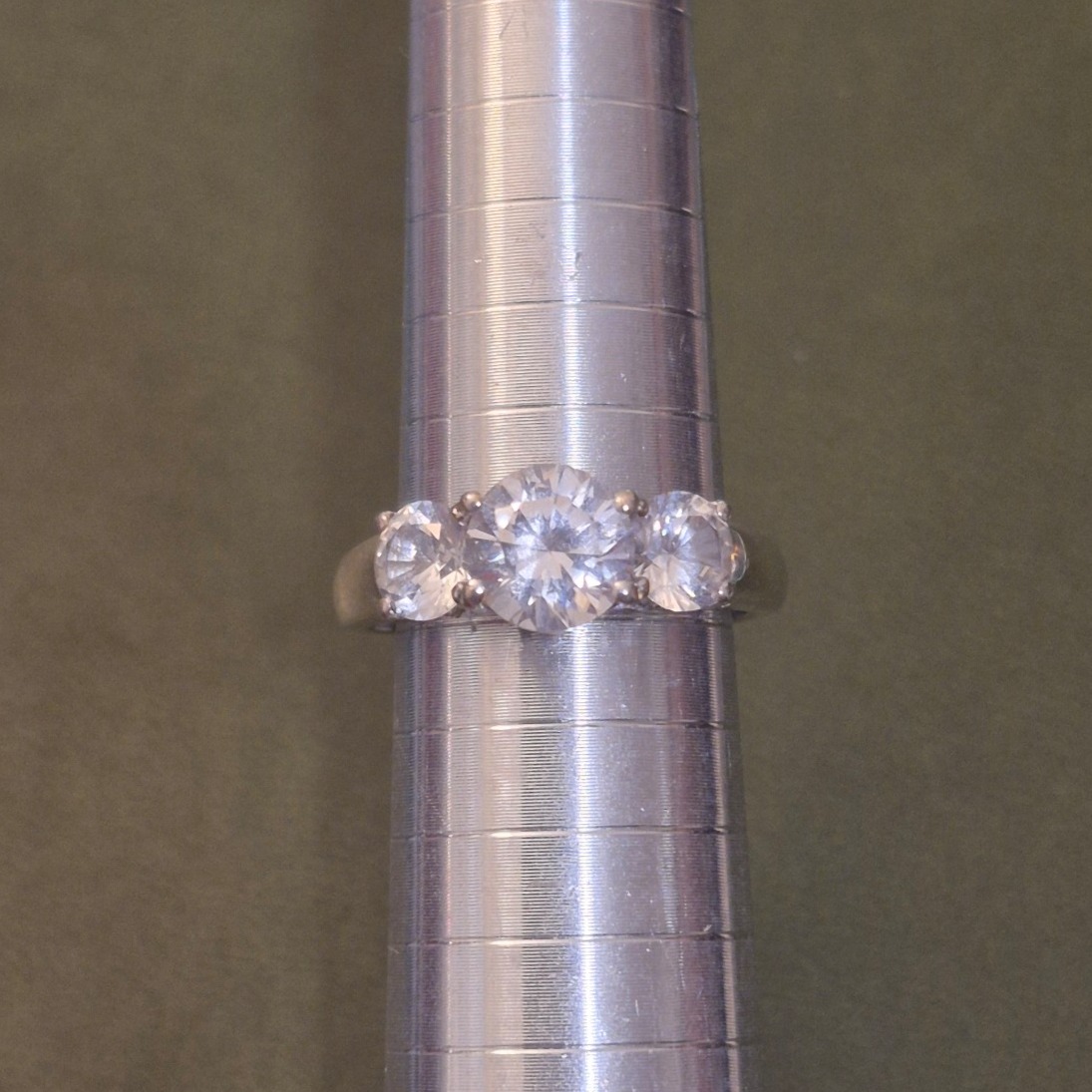 Lorenzo for Helzberg Diamonds Sterling Silver White Sapphire Ring – Size 7