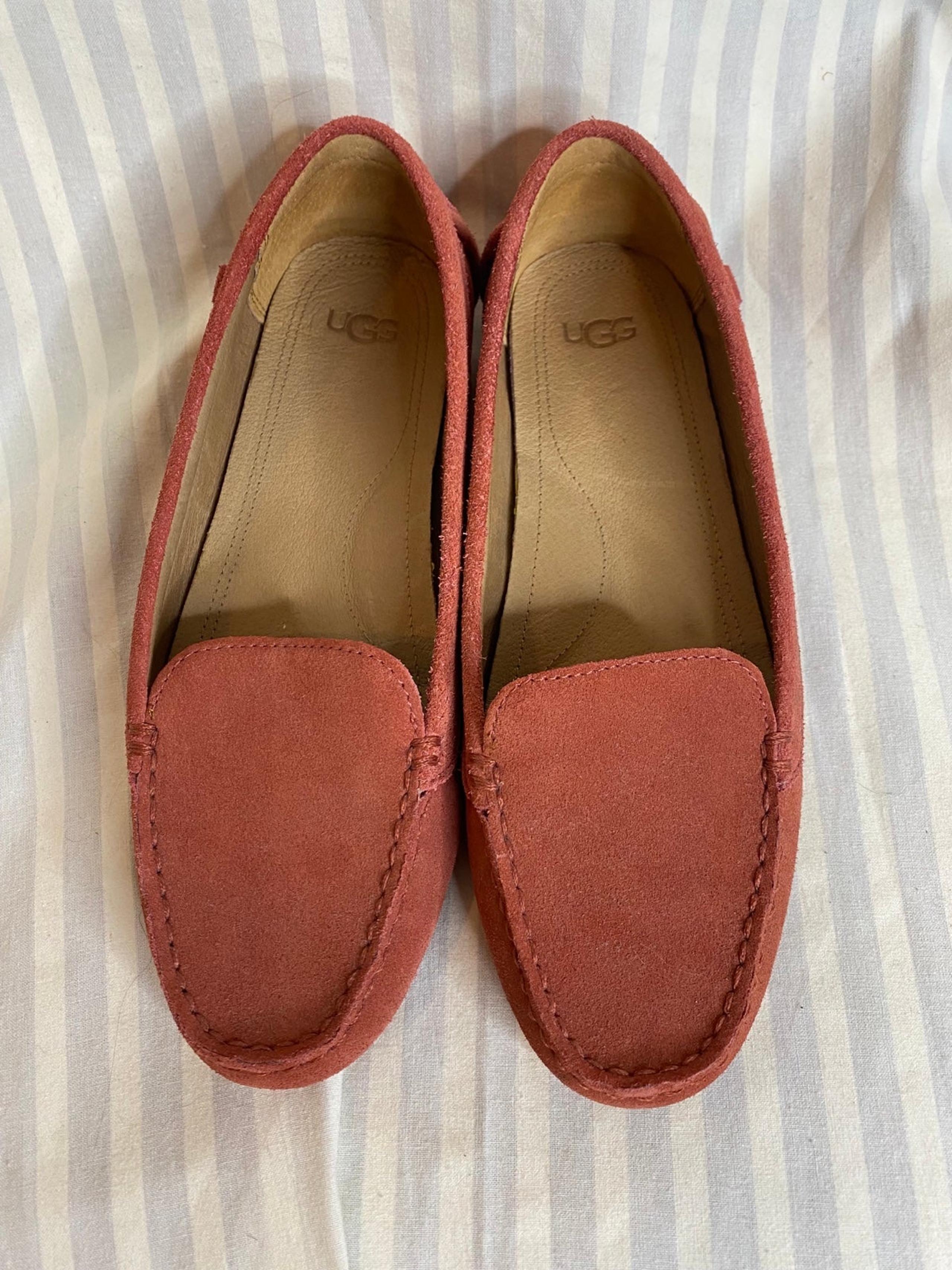 UGG Australia Loafer Burgundy Size 8