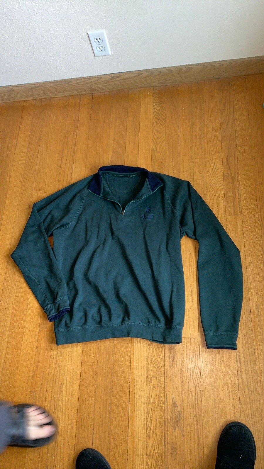 Bobby Jones St. Andrew’s quarter zip sweater Polo style sweater. Dark forest gre