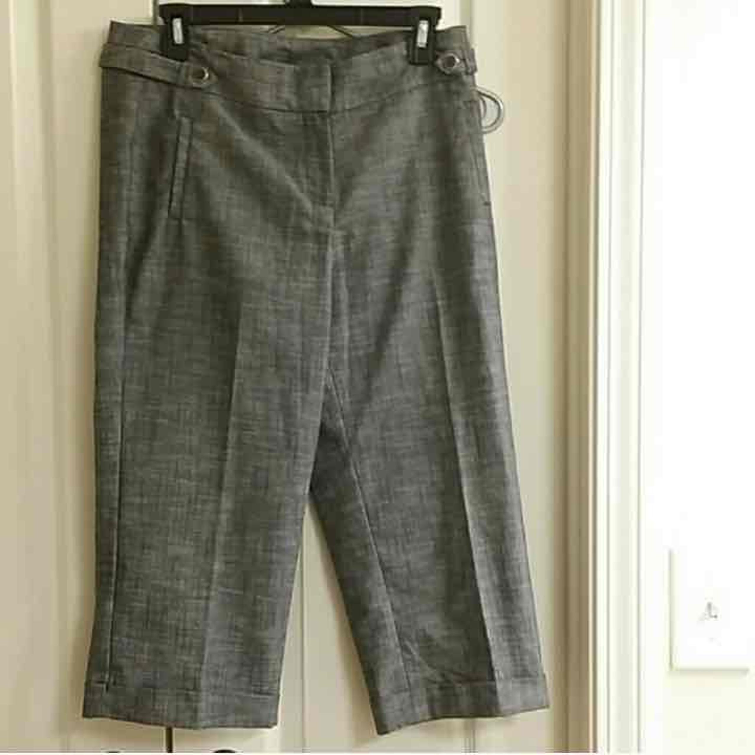 Nwt size 8 p New Directions cropped pant