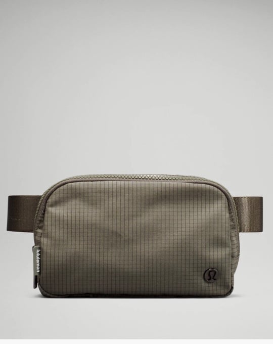Lululemon Everywhere Carob Brown/Black Belt Bag