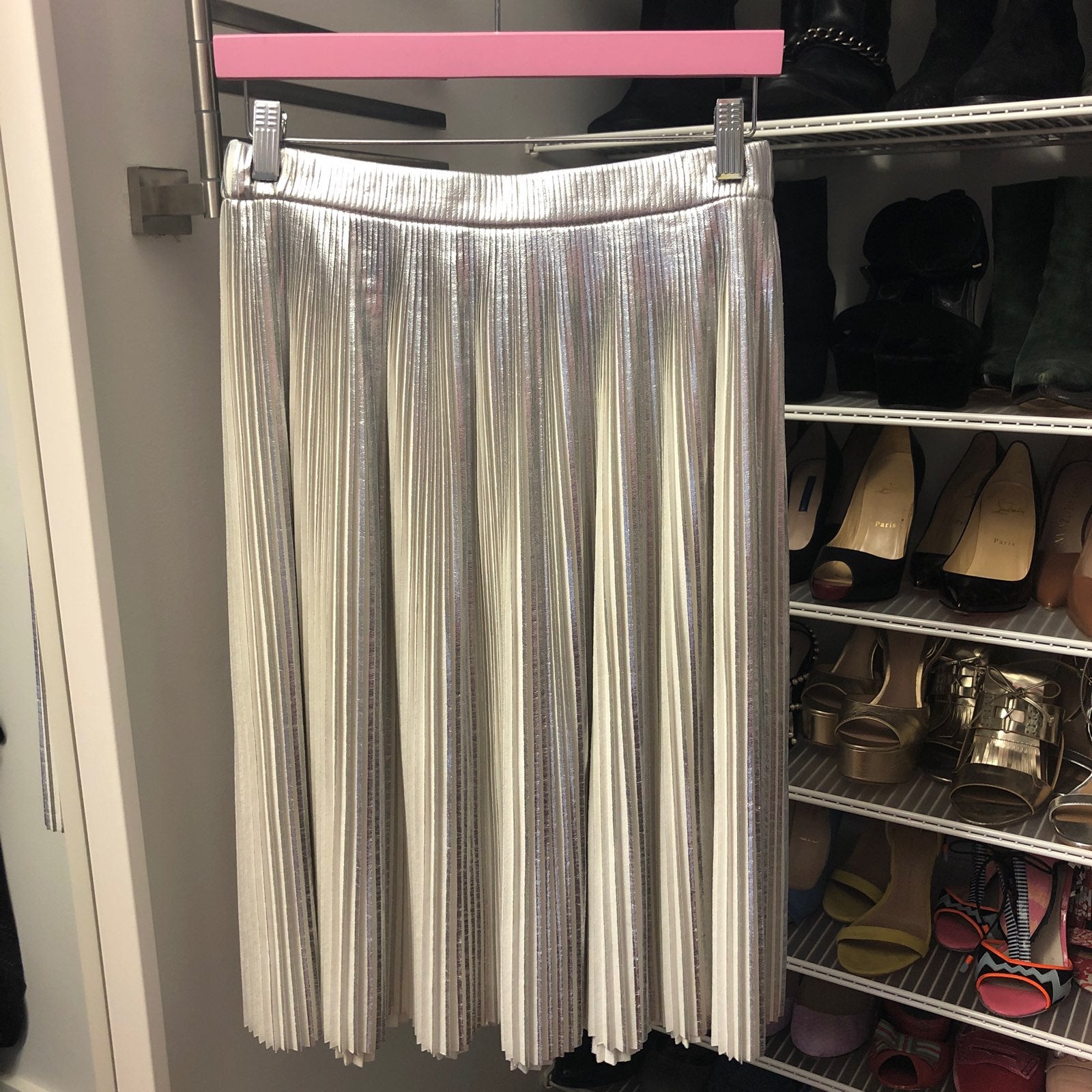 Silver / White suede pleated midi skirt