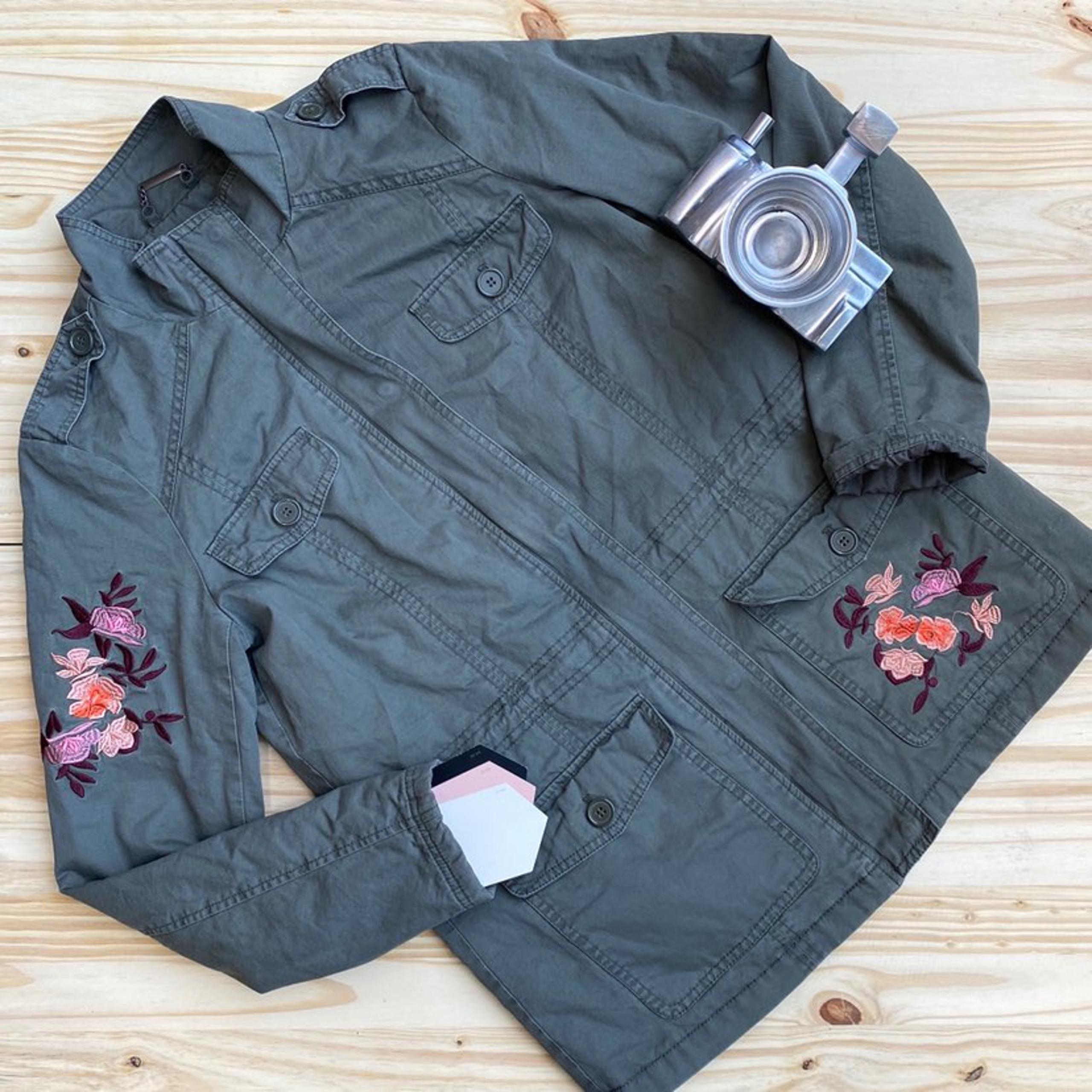 EMBROIDERED UTILITY MILITARY JACKET NWOT