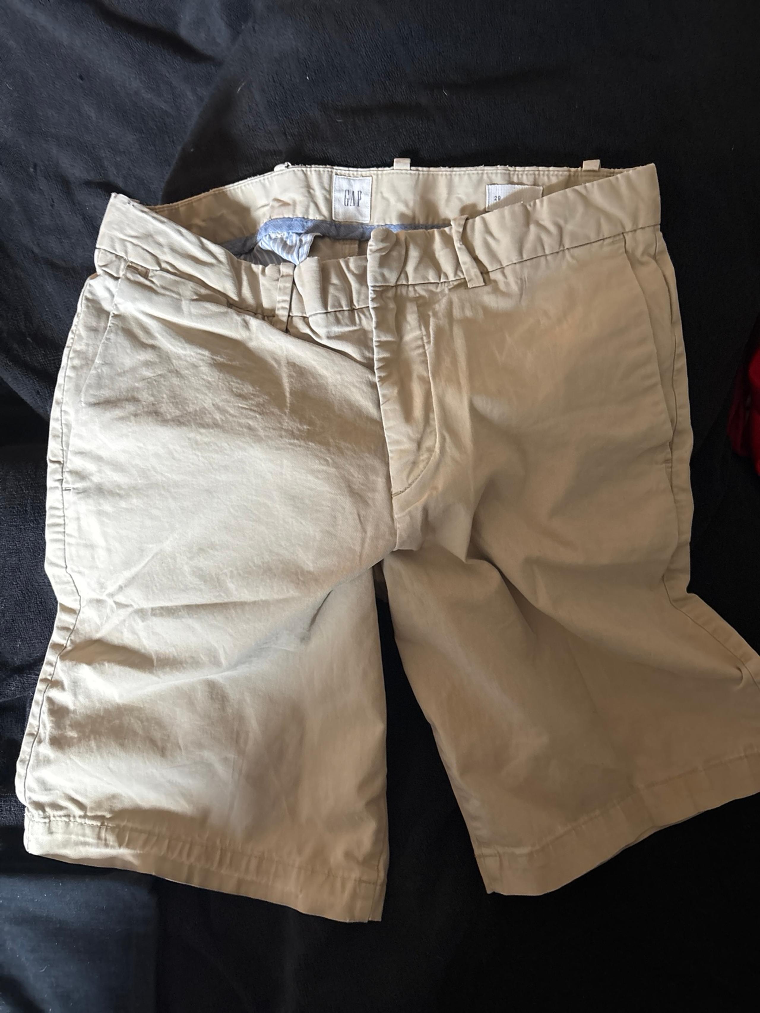 Men’s gap chino long shorts sz 29