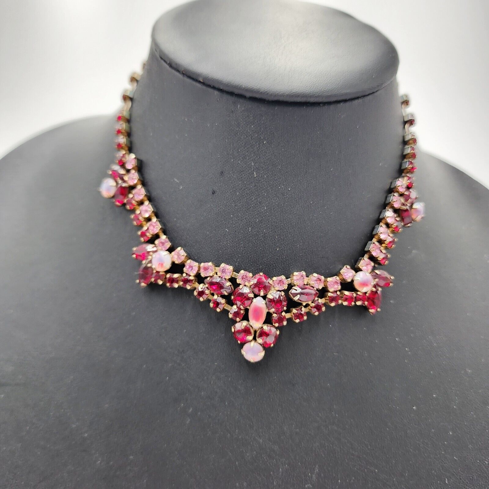 Vintage Red Pink Sabrina Glass Beaded Necklace Prong Rhinestones V Shape 15
