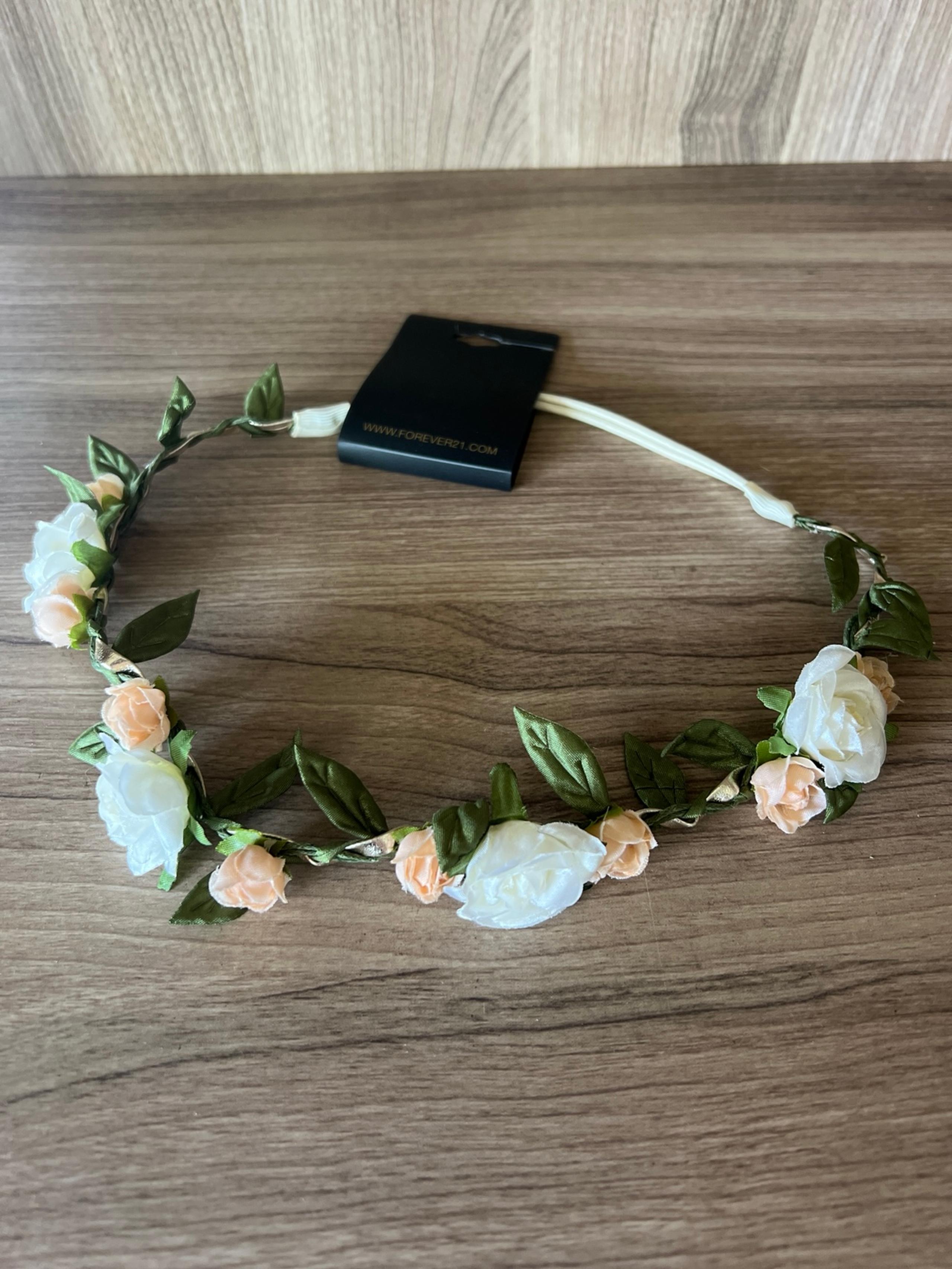 BNWT Rose headband