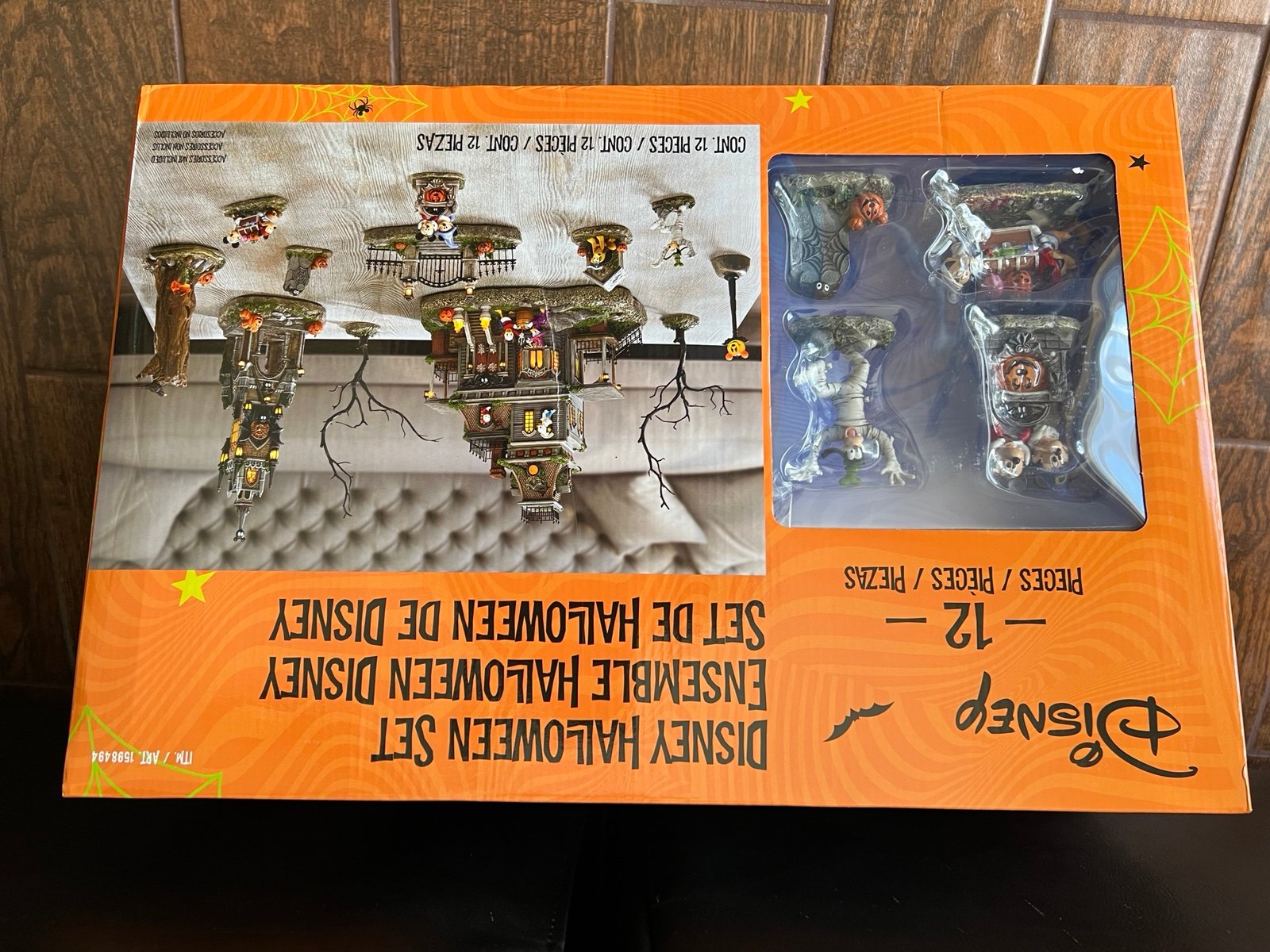Disney 12 Pieces Halloween Sets