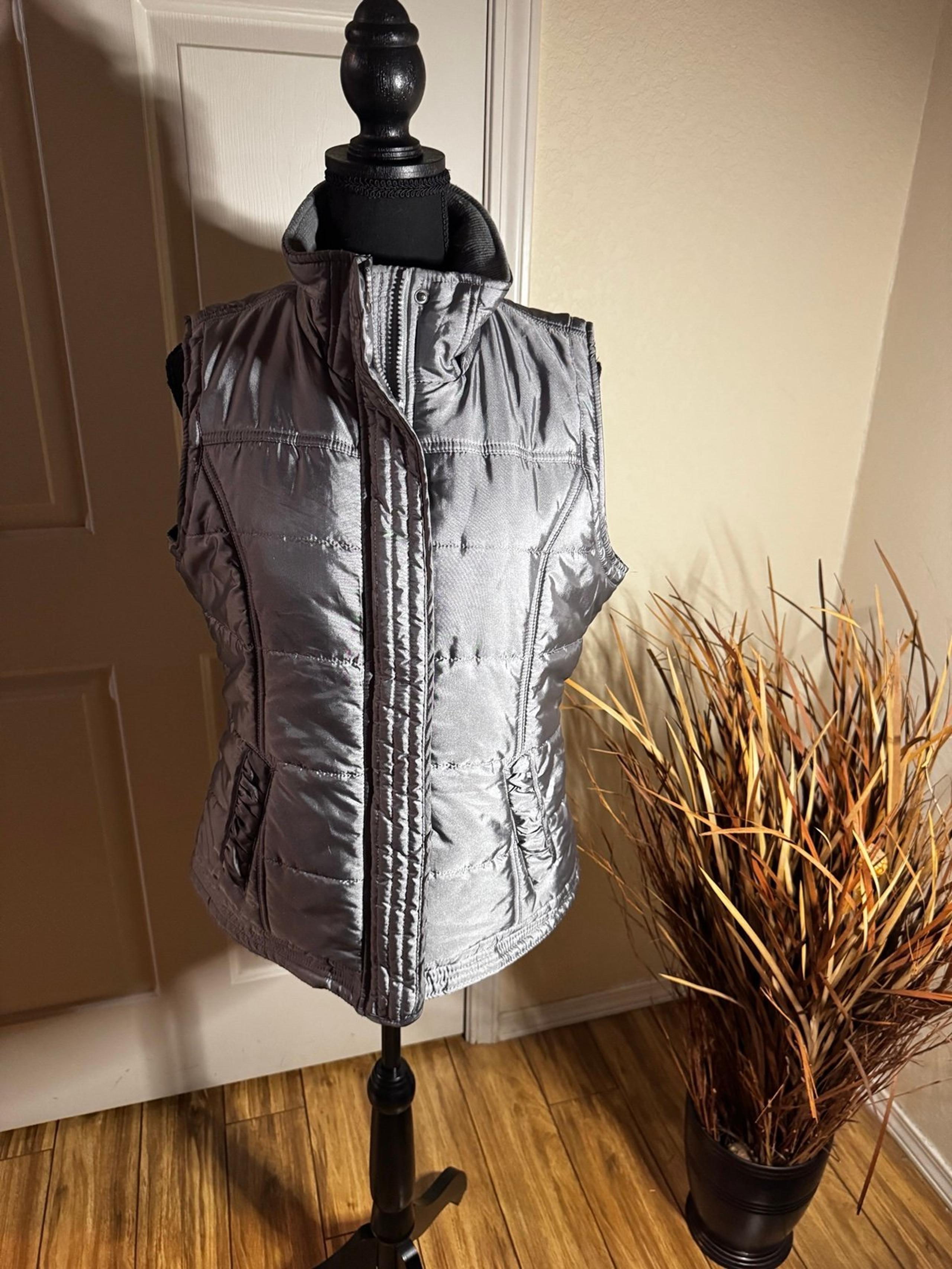 New York and Company women's size medium, puffer vest.