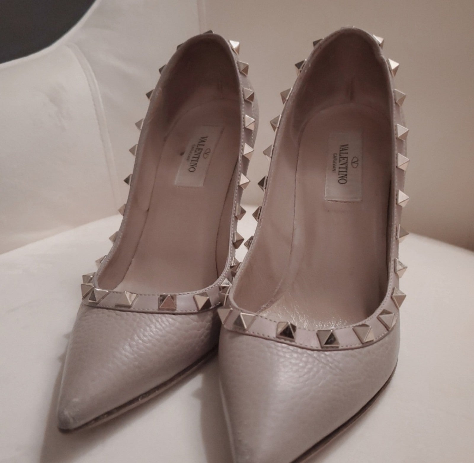 Valentino pumps heel