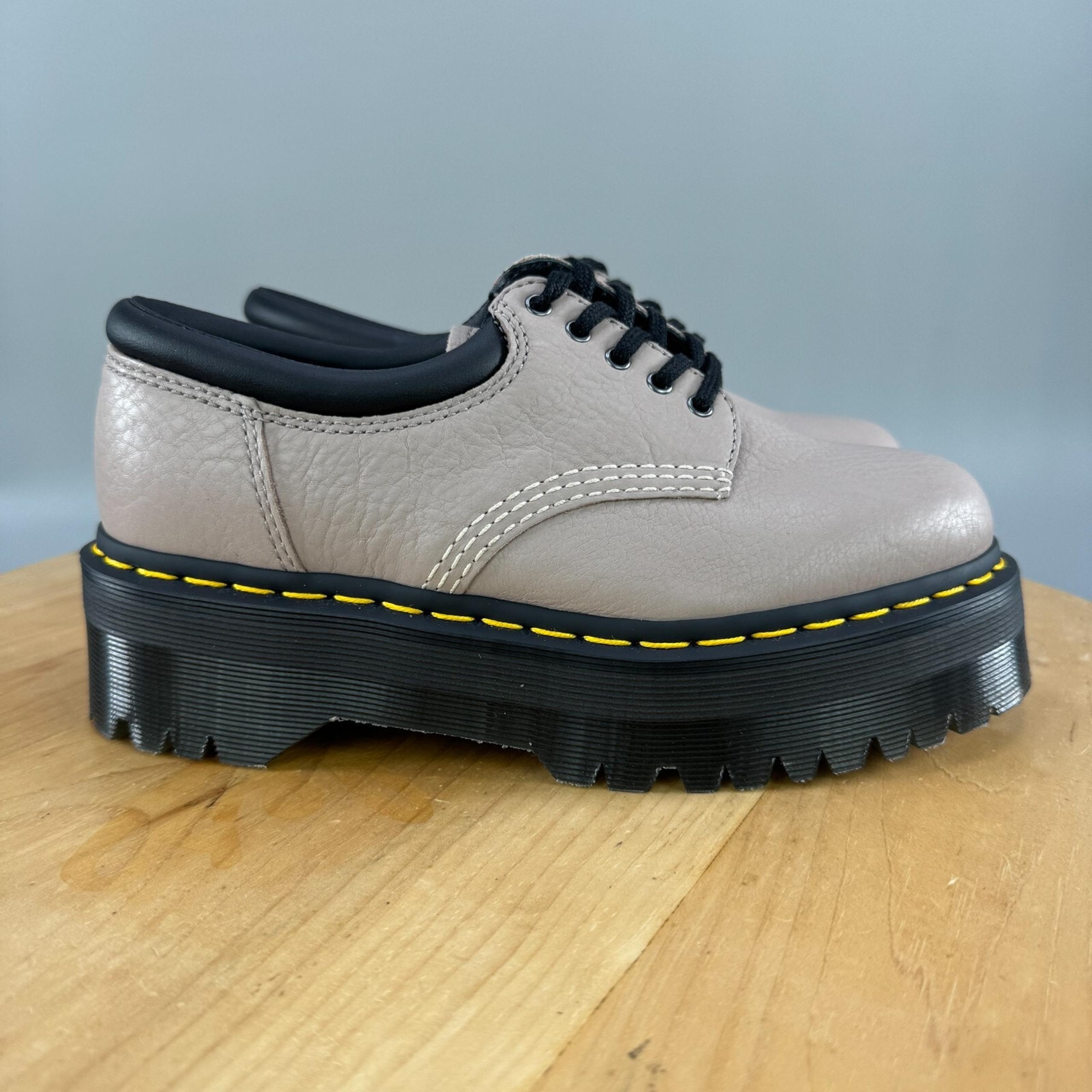 Dr. Martens 8053 Quad Oxford Womens Size 7 Shoes Leather Taupe Pisa Low Top NEW