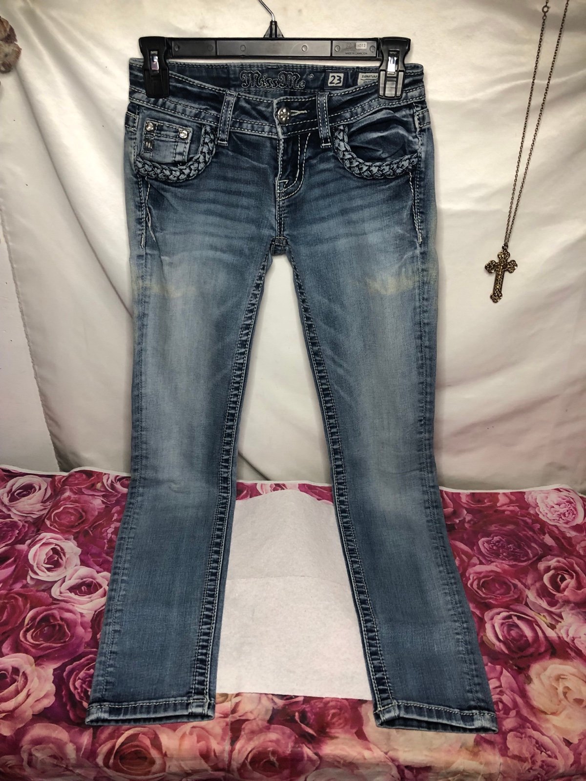 Women’s miss me size 23 signature skinny jeans