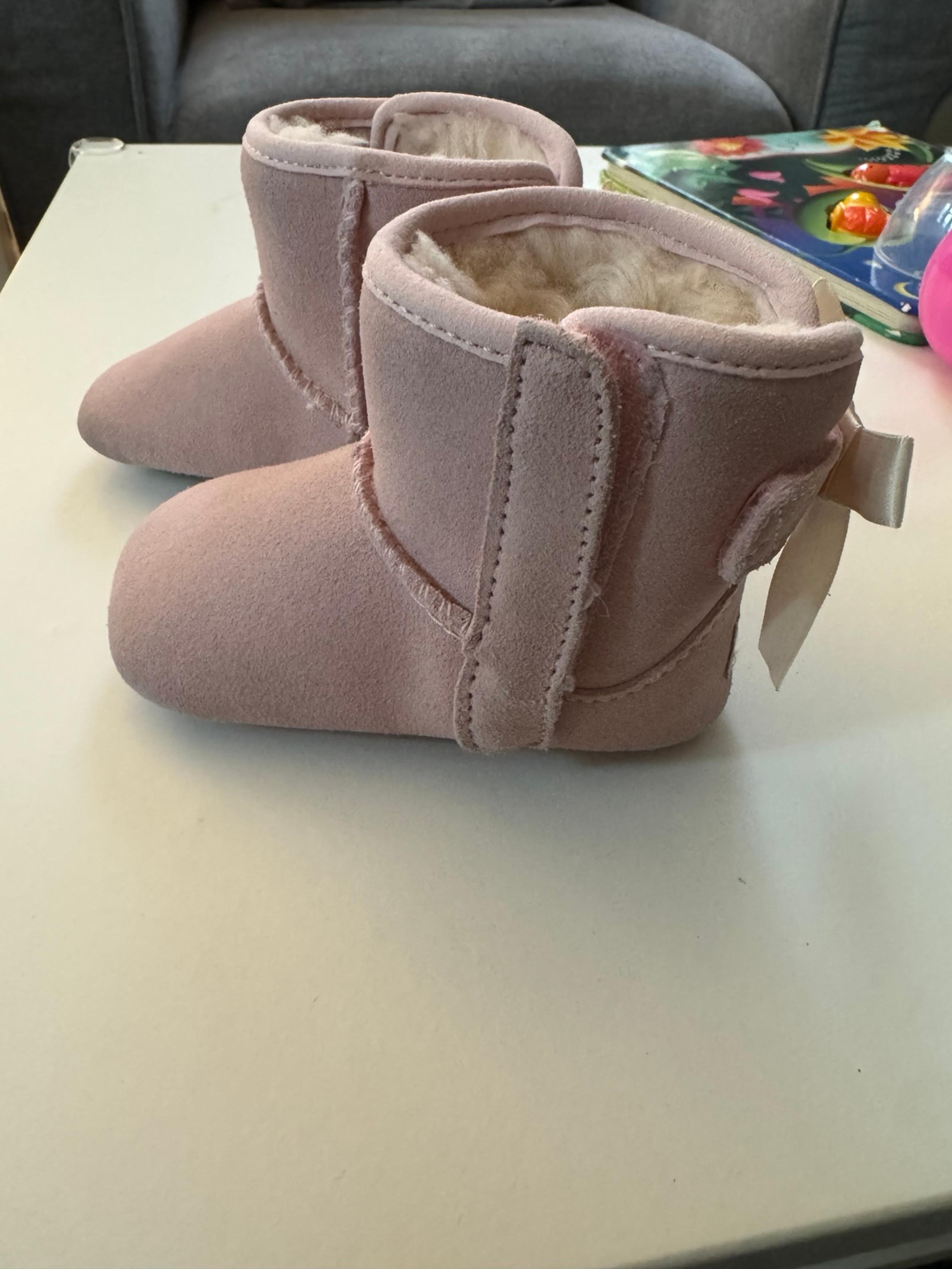 Ugg bow baby boots