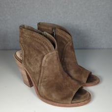 Vince Camuto Skatie Womens Brown Suede Leather Peep Toe Mule Heels, Size 8M