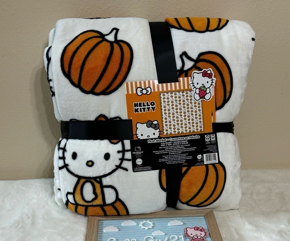 New!! Hello Kitty Fall Pumpkin Full/Queen Blanket 90”x90”