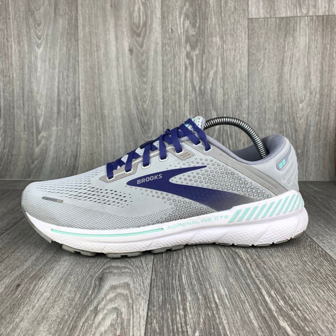 Gray/Navy Blue Womens Brooks Adrenaline GTS 22 running/walking shoes size 11