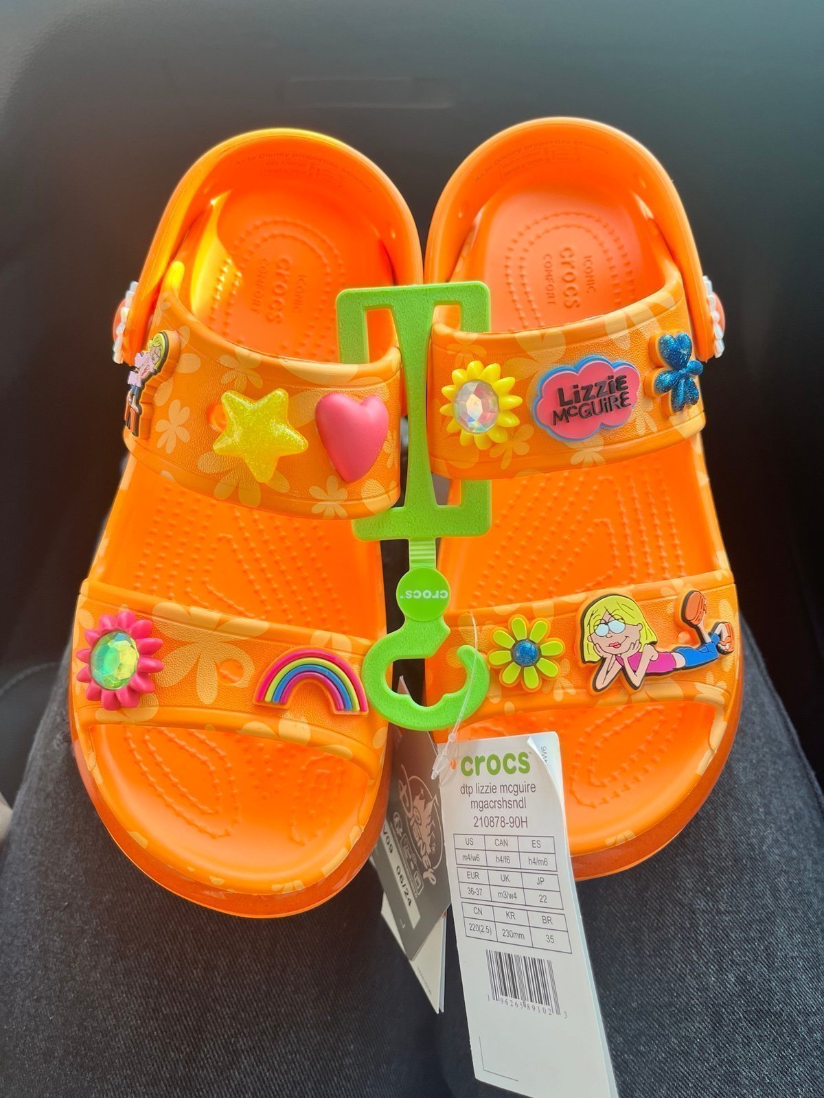 W6 Disney Parks 2024 Lizzie McGuire Clogs Crocs Size 6