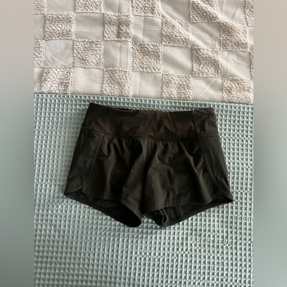 Lululemon Run Times Short II (4 ) Size 4