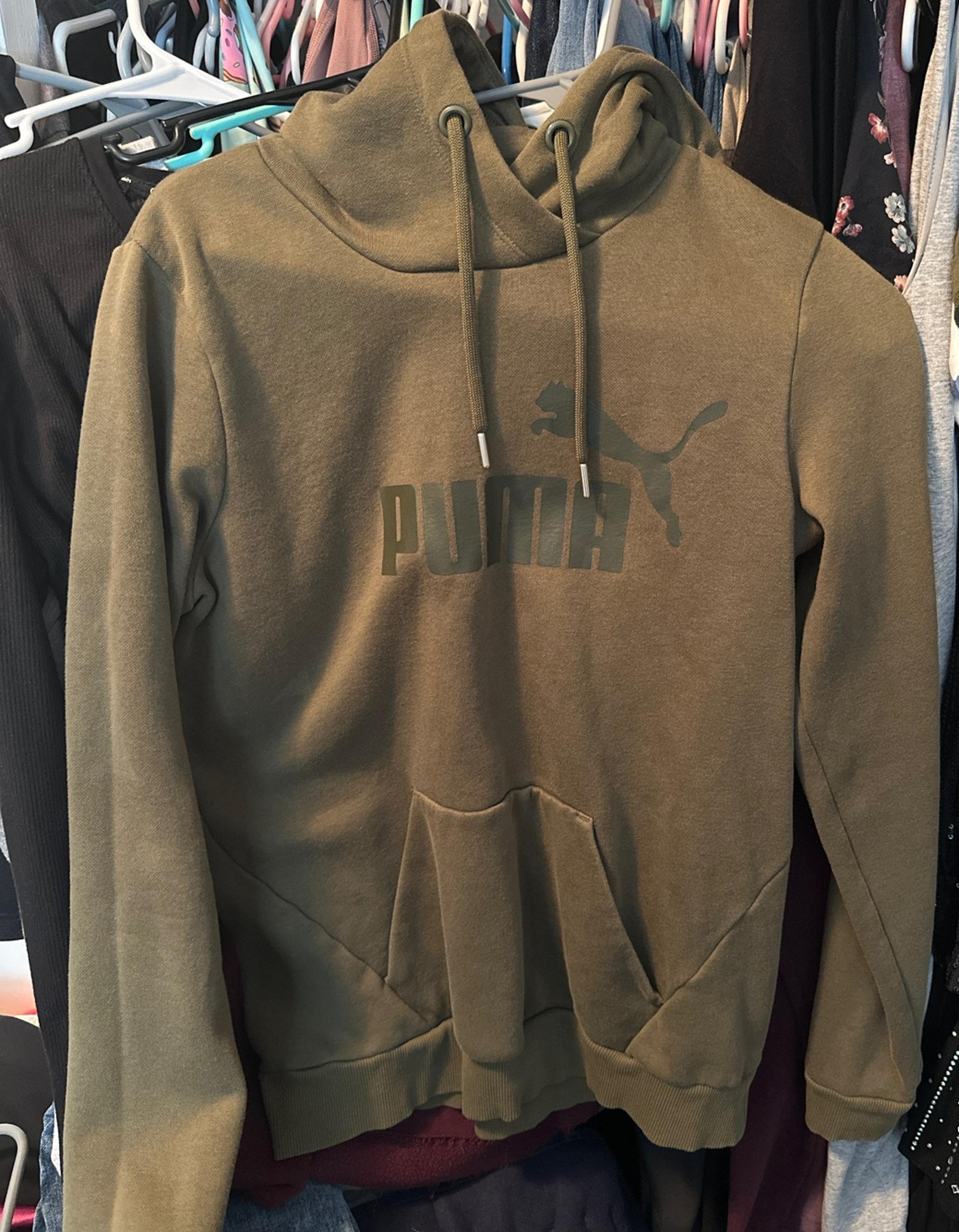 Puma hoodie medium