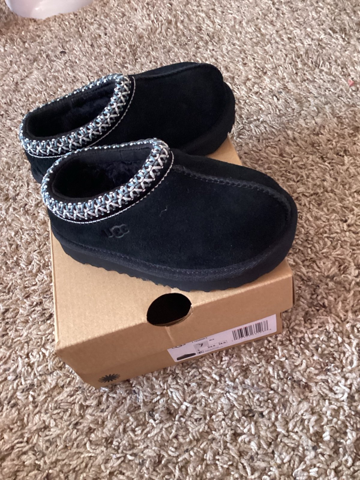 UGG Tasman