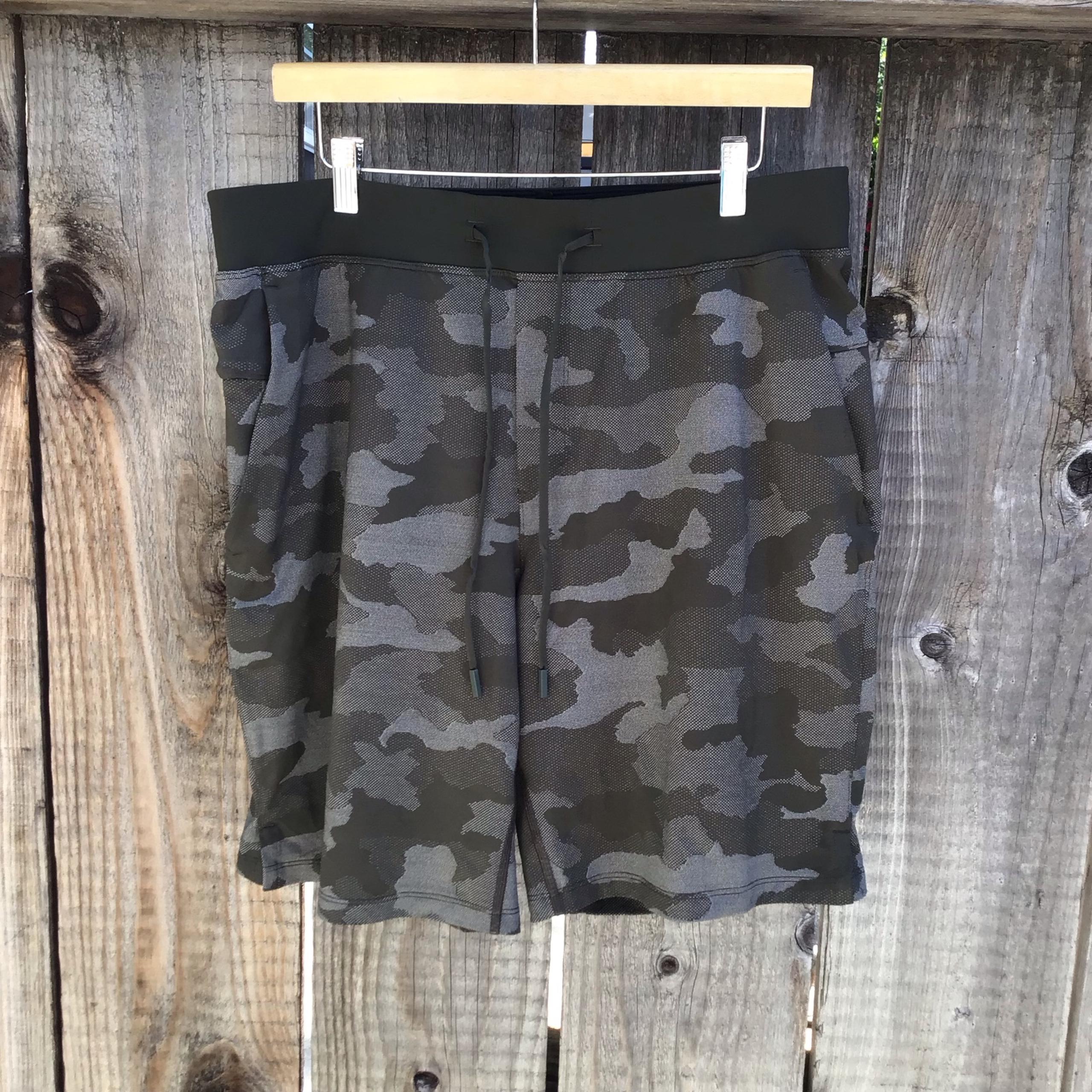 Lululemon athletica shorts mens xl grey camo athletic gym yoga workout