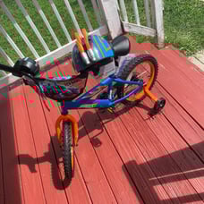Little Kid Hit Wheel Bike