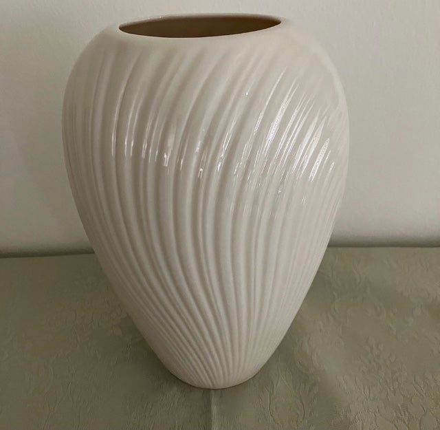 LENOX Mirage Porcelain Large Vase 8.5 x 6.5 Off White