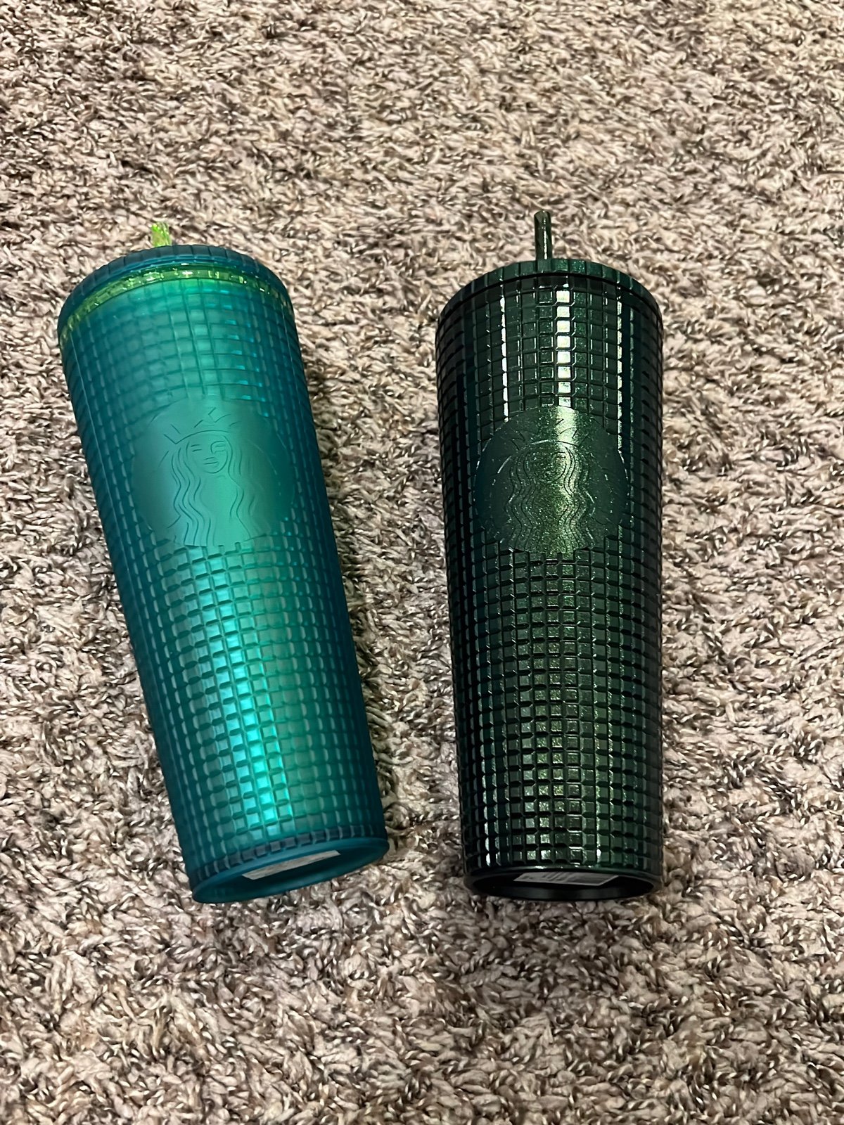 Starbucks set green grids
