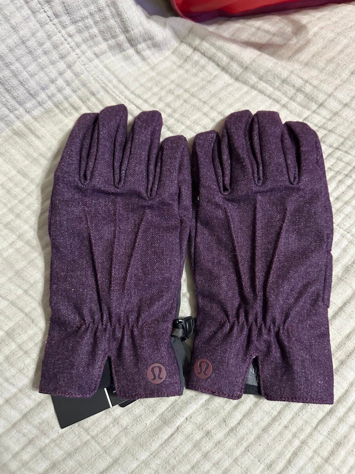 NWT Lululemon City Keeper Gloves Size L/XL