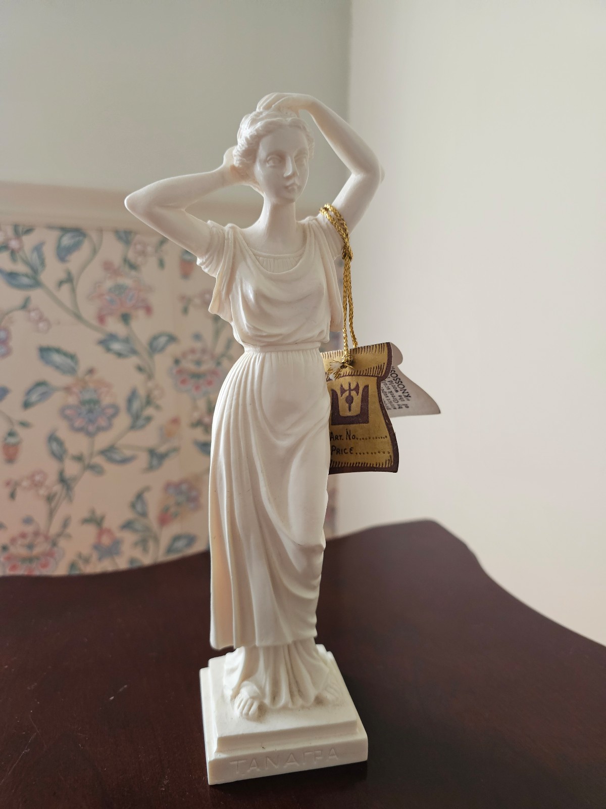 Vtg, Greek Woman Stute Figurine made in Greece.
