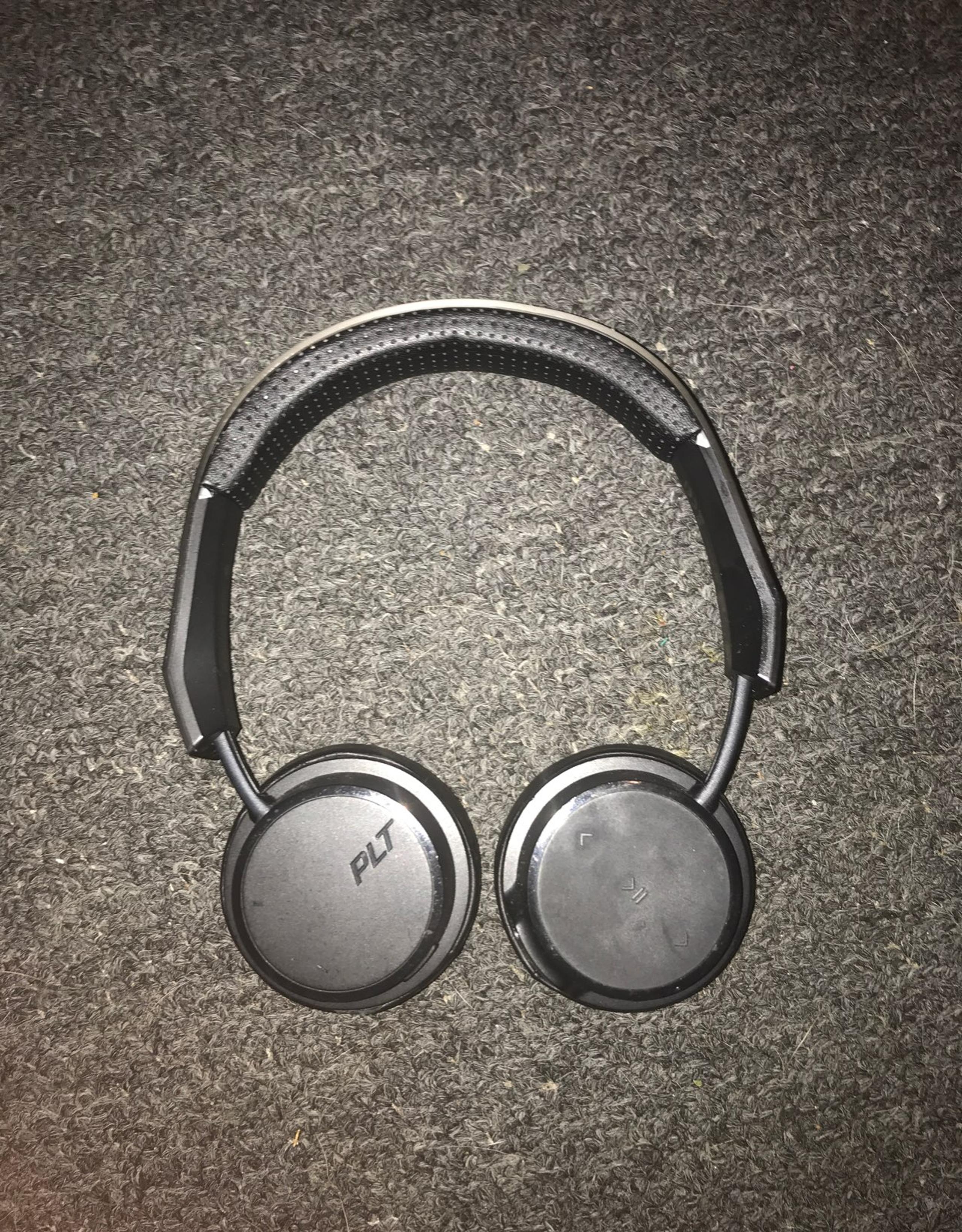 Headphones plt