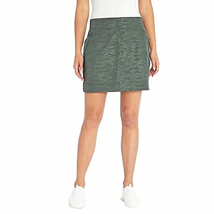 Orvis Women’s Embossed Pull-On Travel Skort in Green Size M