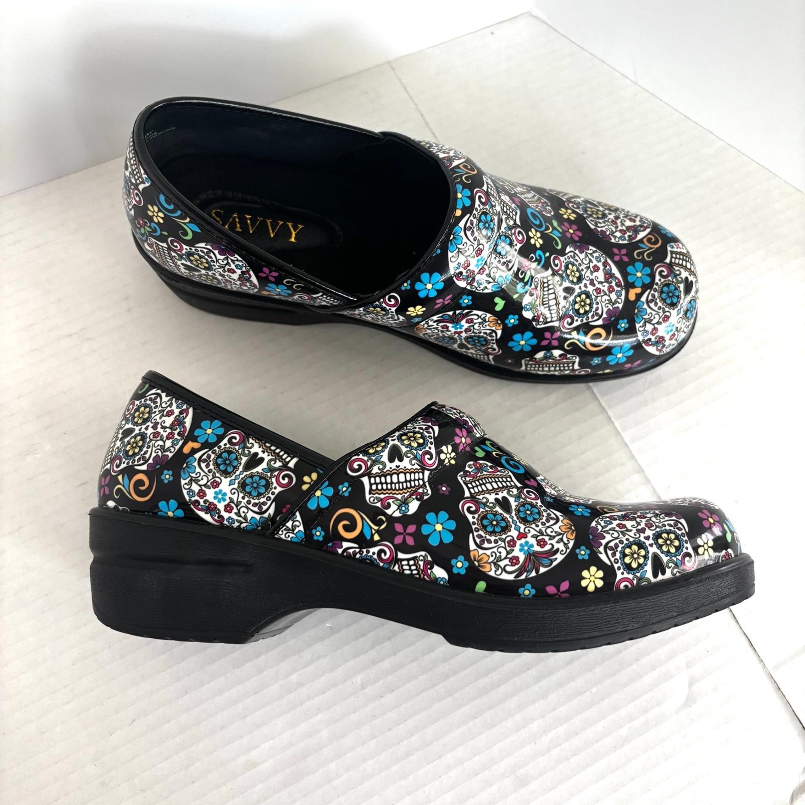 SAVVY Brandy Sugar Skull Medical
Nursing Clogs Comfort Shoes Womens
8.5 Like New