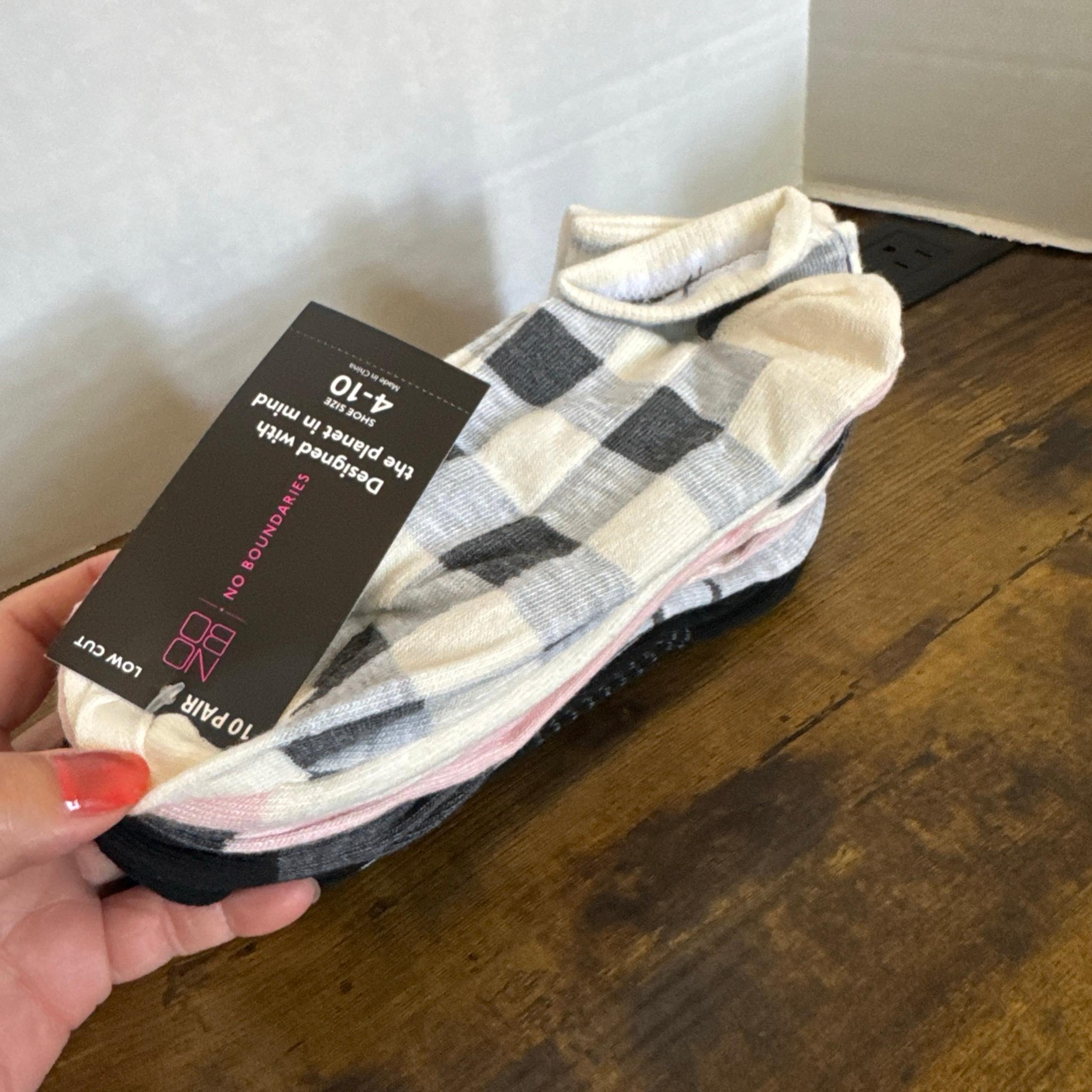 Women's No Boundaries Low Cut  Socks 10 Pair Shoe Size 4-10 Multicolor New