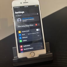 iPhone 8 64gb (AT&T) perfect condition
