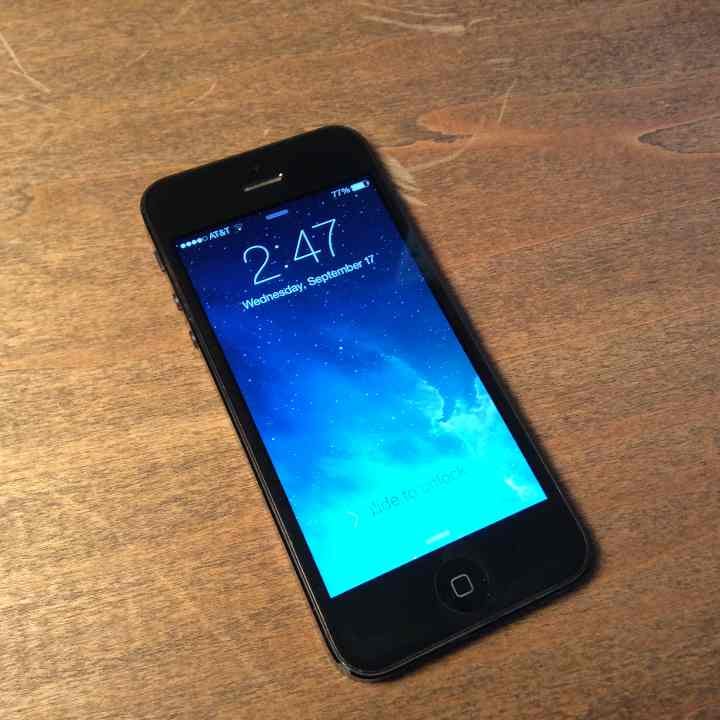 iPhone 5 32GB Space Gray UNLOCKED