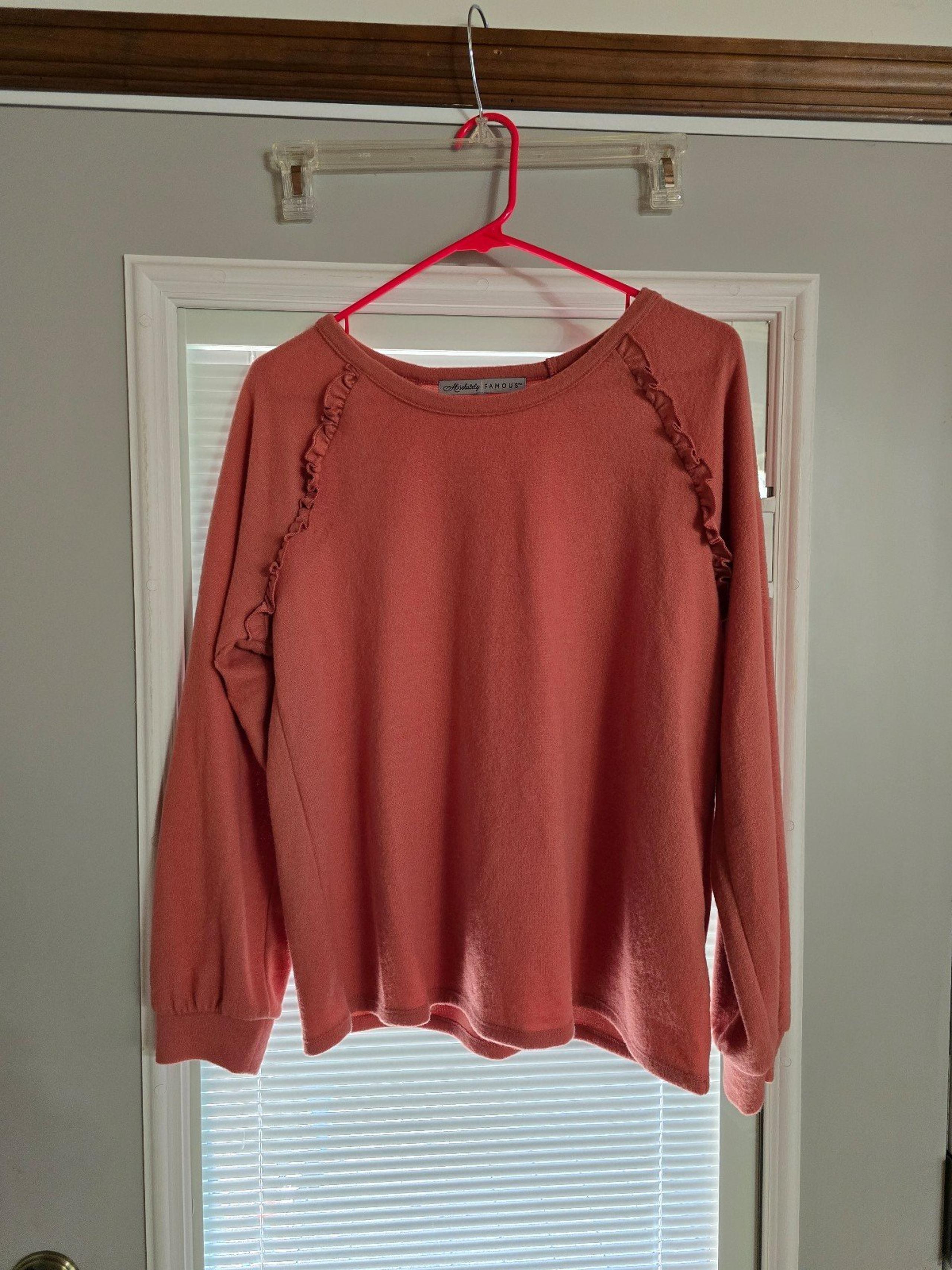 Absolutely Famous Women's top Medium