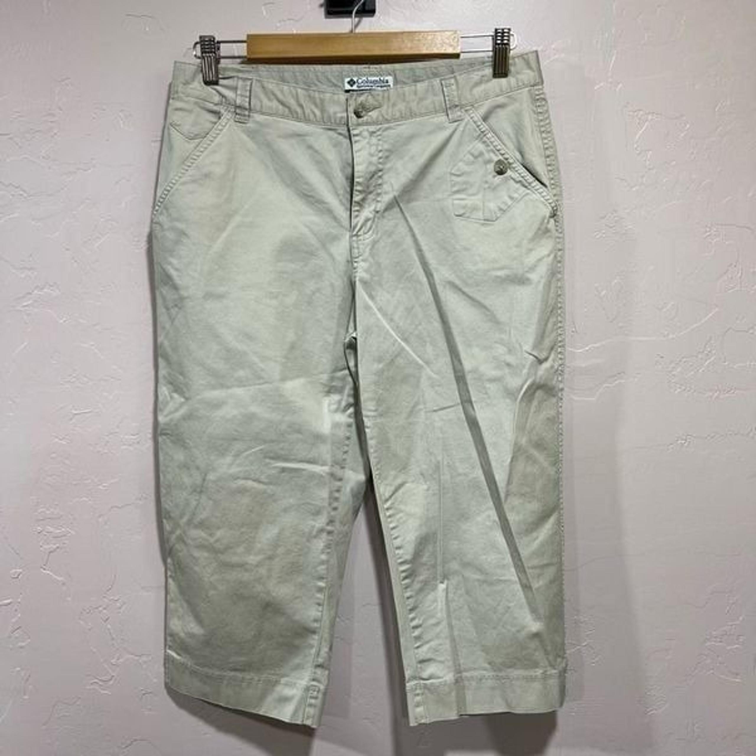 Columbia Women's Straight Leg Capri Pants 100% Cotton Comfort Hiking Beige Sz 10