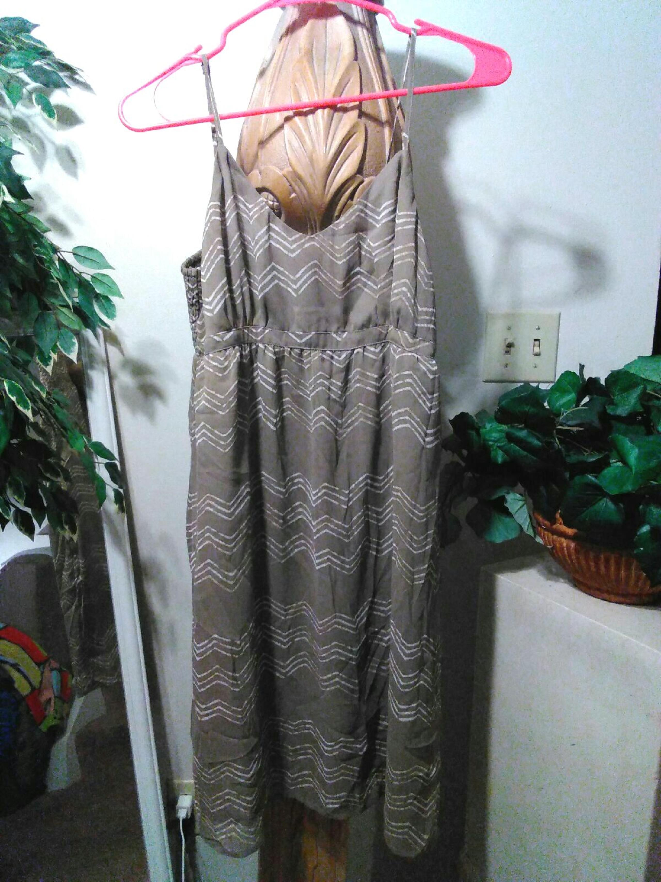 OLD NAVY ABOVE KNEE MINI SIZE MEDIUM