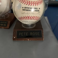 Pete Rose signed Baseball