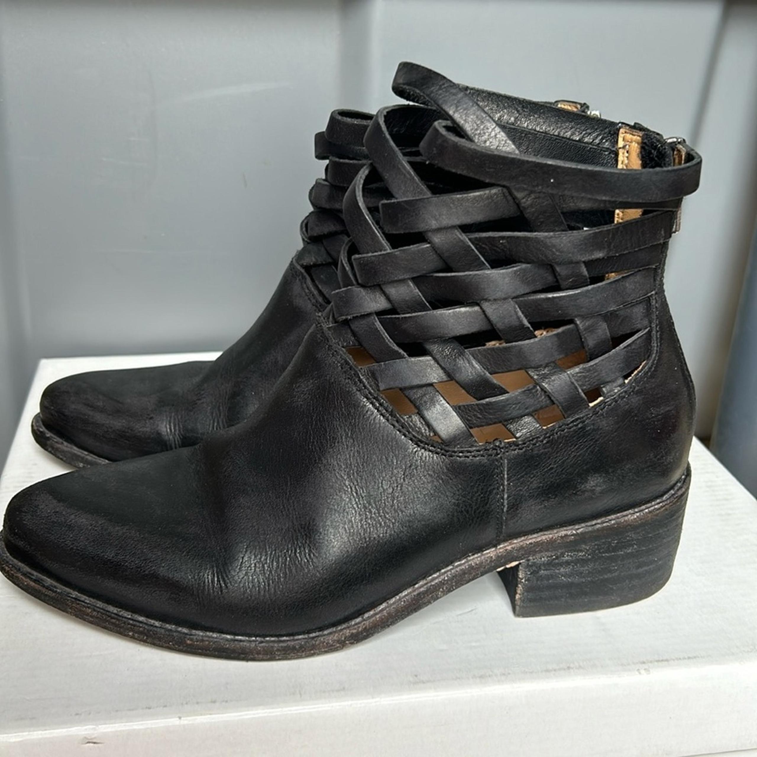 Chocolat Blu Zip Up Booties Lattice detail Leather Black Fletcher Boots Sz 36 6