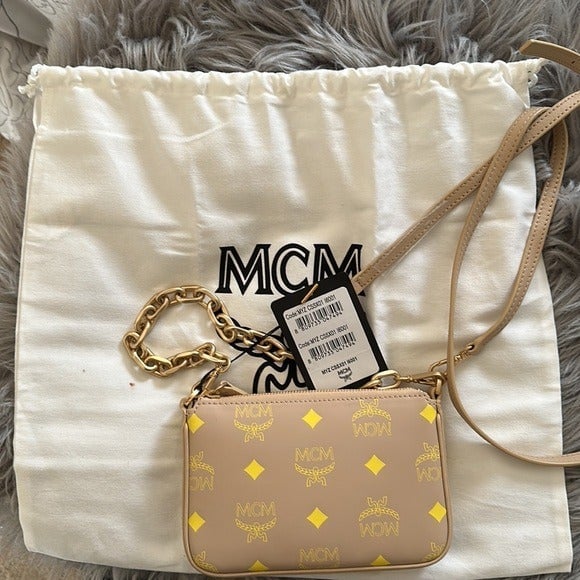 MCM Mini Color Splash Logo Pouch-On-Chain