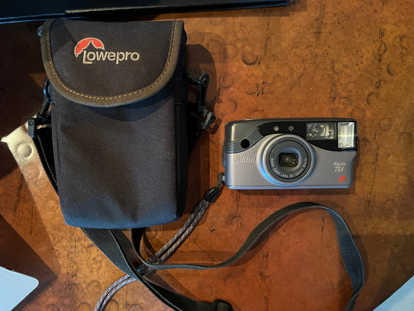 Nikon Nuvis 75i Point and Shoot Film Camera