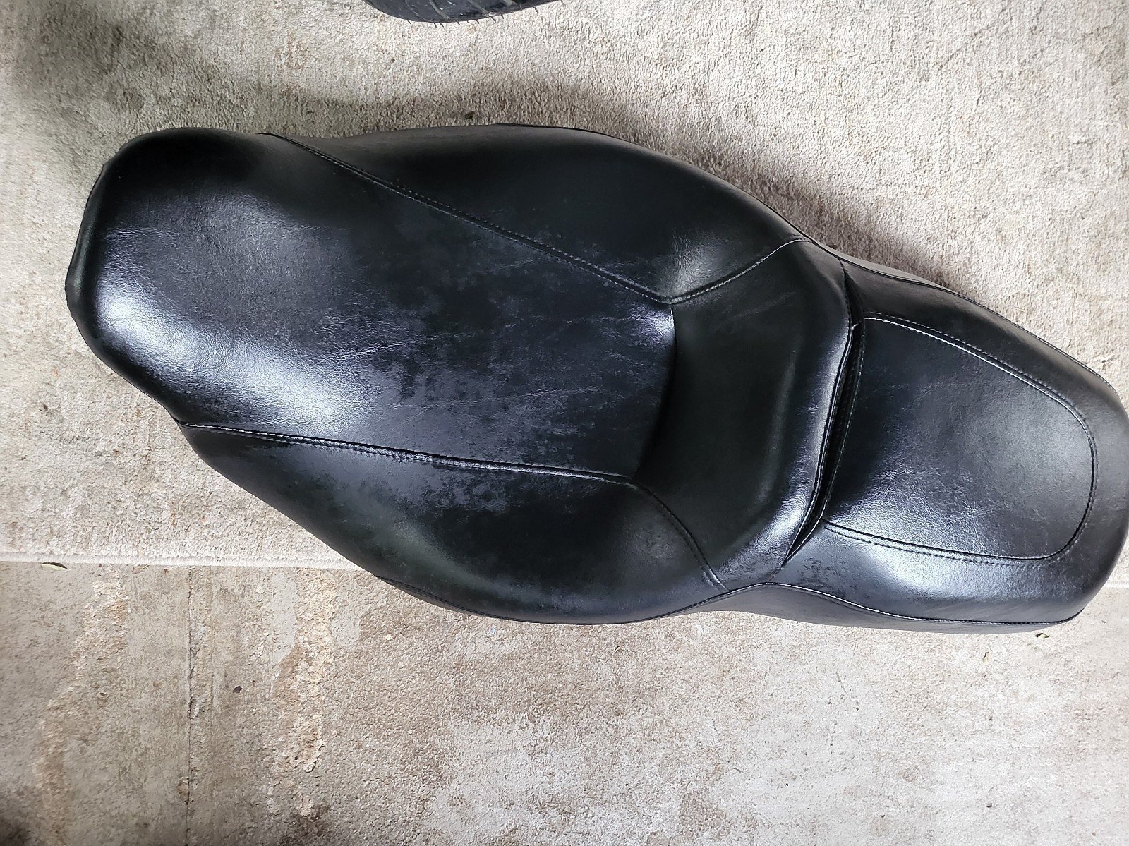 Harley Davison Seat H820501BR00001 P52320-11.