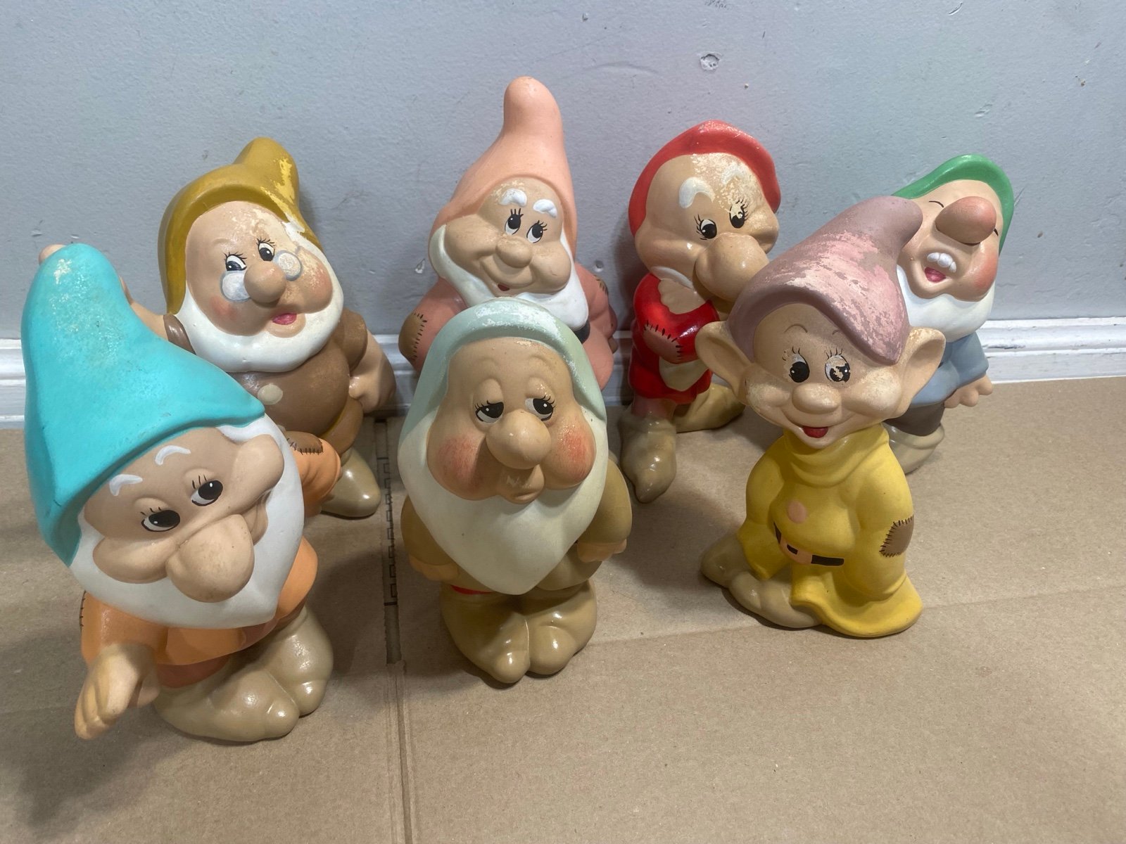Vintage Snow White & Seven Dwarfs Ceramic Figurine Garden Gnome Set Walt Disney
