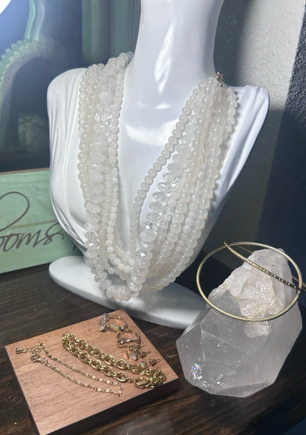 Vintage jewelry to now bundle /set gold tone Excellent