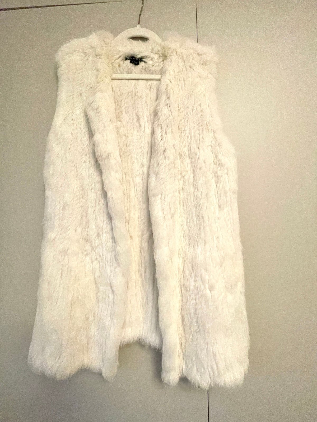 Theory White Rabbit Fur Vest – Genuine Fur, Excellent Condition
