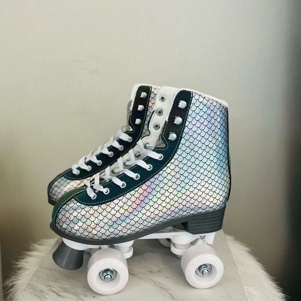 C & C California Roller Skates, Classic Skates, Cushioned, Size 6, NWT